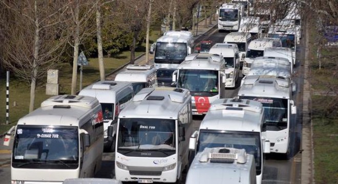  C  plaka eylemi trafiği kilitledi