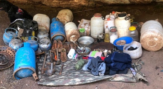 Adıyaman da teröristlere ait yaşam malzemesi ele geçirildi