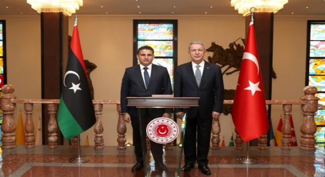 Bakan Akar, Libya Savunma Bakanı Namroush ile görüştü