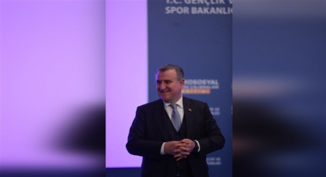 Bakan Bak tan milli sporcu Muhammed Bozdağ’a tebrik