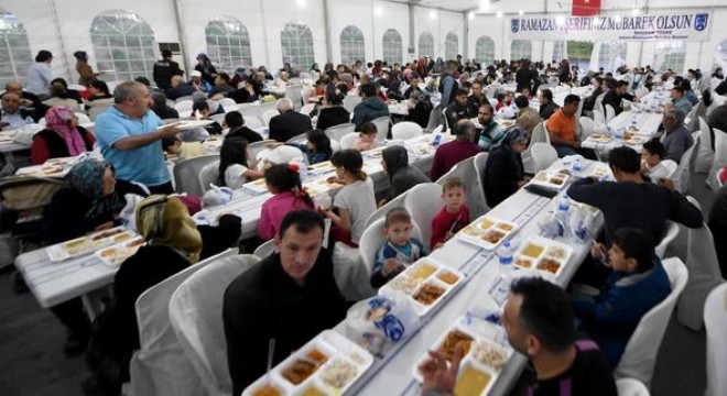 Başkentliler iftarda çadırda buluştu