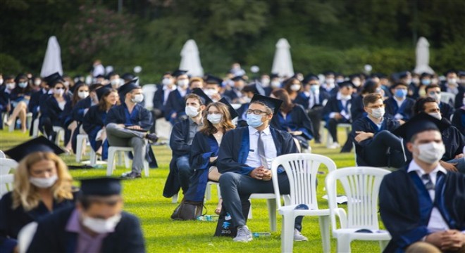 Boğaziçi Üniversitesi 2020 mezunlarını COVID 19 önlemlerine uygun törenle uğurladı