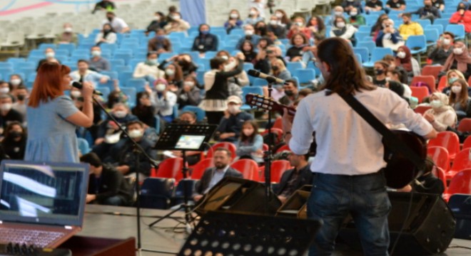 Bursa sokak sanatçıları festivalinde final konseri coşkusu