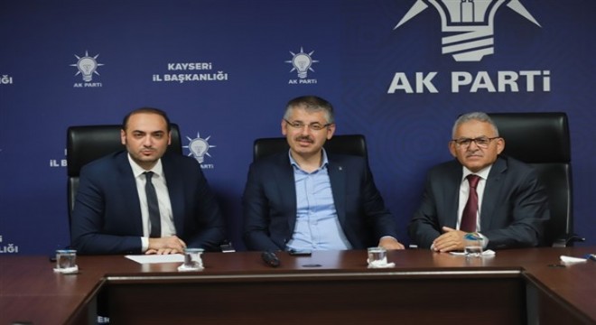 Büyükkılıç, AK Parti İlçe Yönetim Toplantısı na katıldı