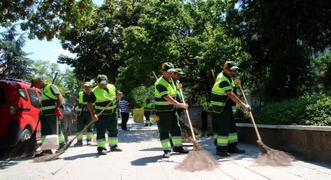 Çankaya’da temizlik tüm hızıyla Ramazan’da da sürüyor