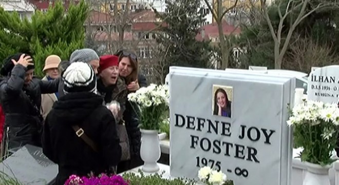 Defne Joy Foster mezarı başında anıldı