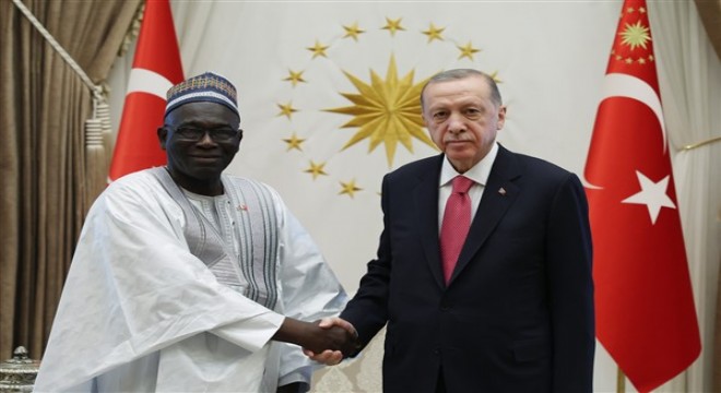 Gambiya nın Ankara Büyükelçisi nden Cumhurbaşkanı Erdoğan a güven mektubu
