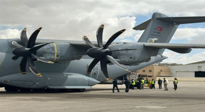 Gazzeliler için sağlık malzemesi taşıyan TSK’ya ait A400M tipi uçak Ürdün’e ulaştı