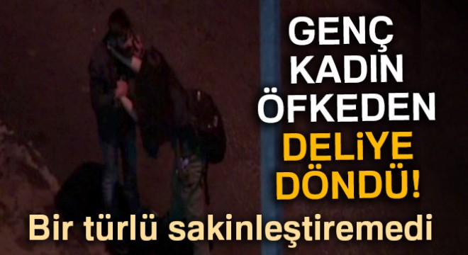 Genç aşıkların tekme-tokat kavgası kamerada