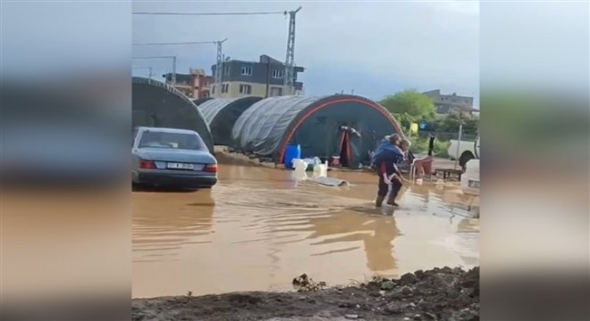 Hatay da yağmur depremzedelere zor anlar yaşattı