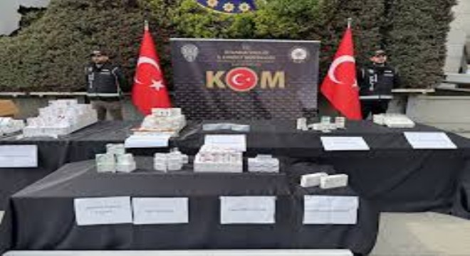 Kaçakçılık Operasyonunda 6 Bin 123 İlaç ve 194 Tıbbi Cihaz Ele Geçirildi