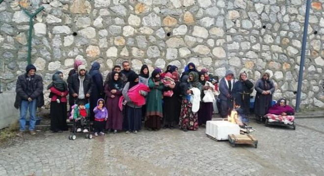 Kucakta bebek duygu sömürüsü