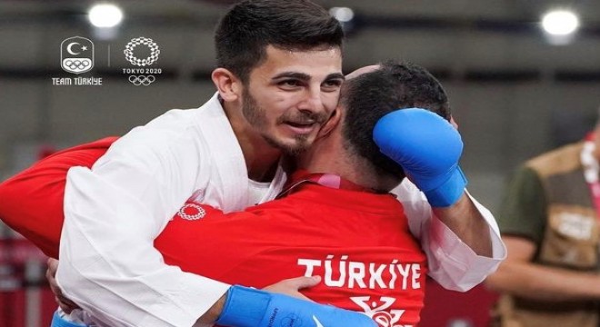 Olimpik Anneler projesinin sporcularından Eray Şamdan Gümüş Madalya kazandı