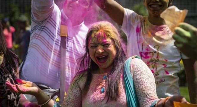 Renk cümbüşü ‘Holi Festivali’