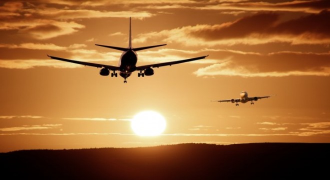 Çin, ülkeye gelecek yabancılara direkt uçuş yapmalarını önerdi